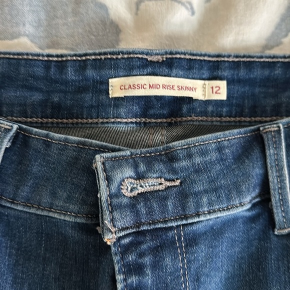 Women’s Levi’s - Picture 2 of 4